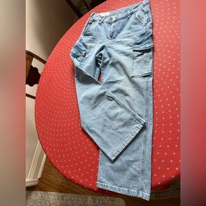 The Gap women’s medium wash 90’s loose wide leg mid rise cargo jeans size31